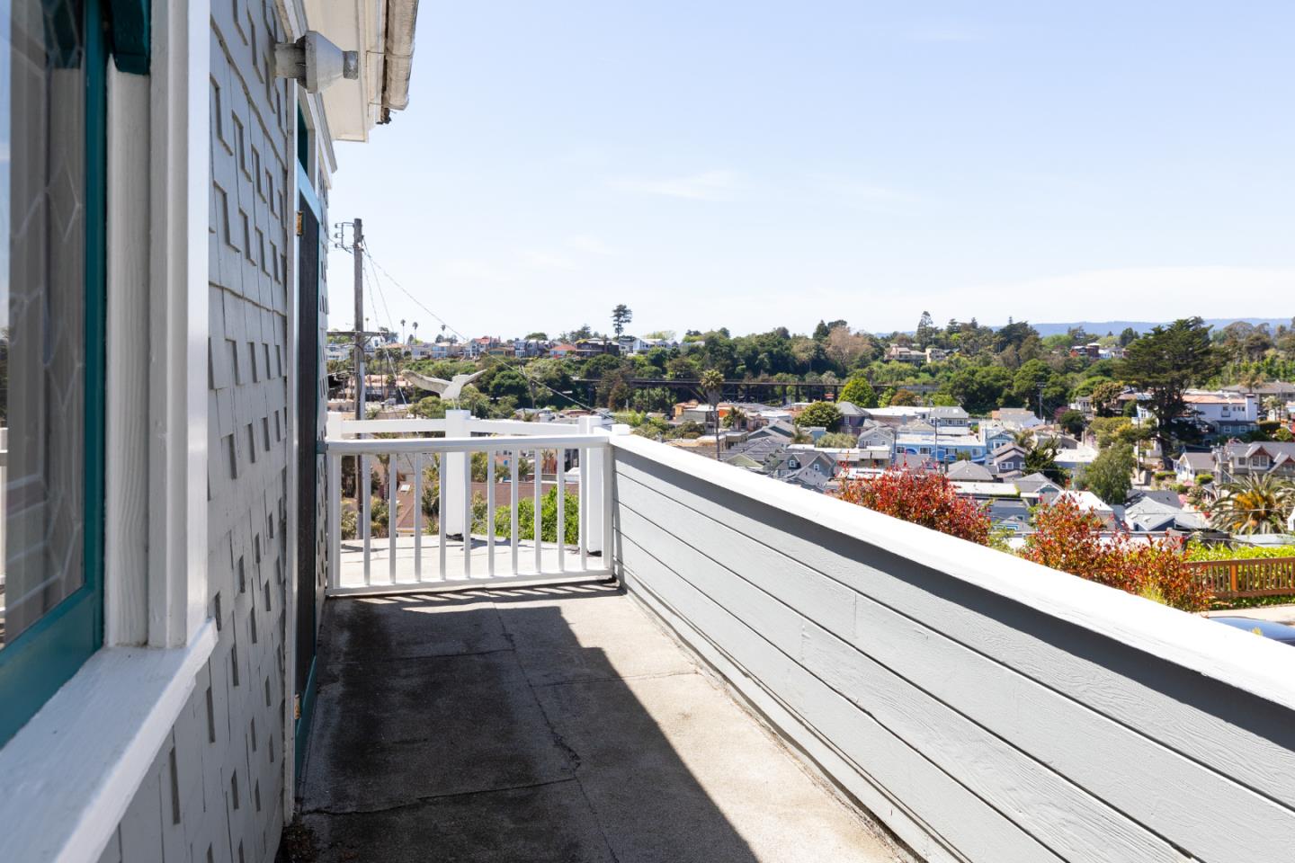106 Cliff Avenue Capitola, CA 95010 - Photo 8 of 30 a view of a balcony with city view