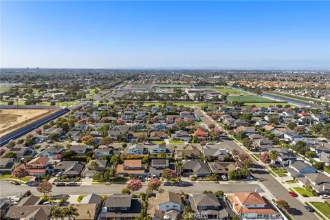 $2,599,000 | 9072 Niguel Circle, Huntington Beach, CA 92646