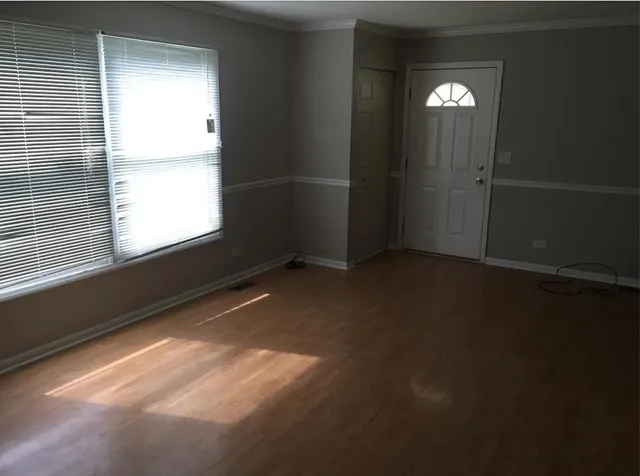 a view of empty room with window