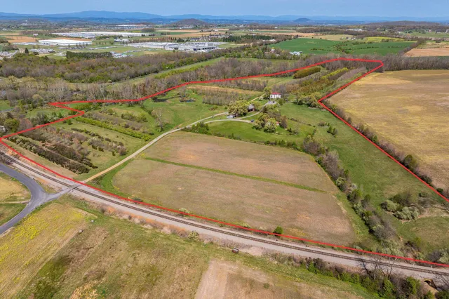 $950,000 | 514 Lipscomb Road, Stuarts Draft, VA 24477