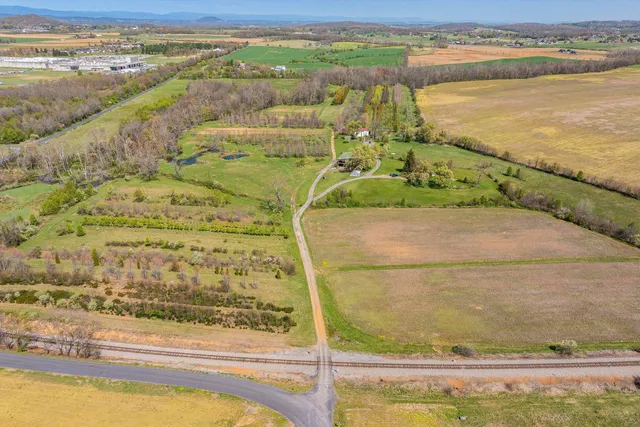 $950,000 | 514 Lipscomb Road, Stuarts Draft, VA 24477