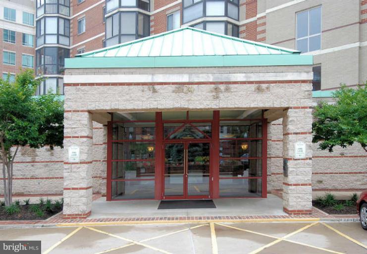 24 Courthouse Square, Unit 907 Rockville, MD 20850 - Photo 2 of 30 a building with a outdoor space