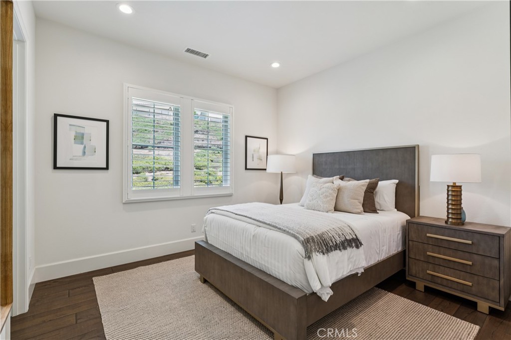 127 Lanzon Irvine, CA 92602 - Photo 34 of 58