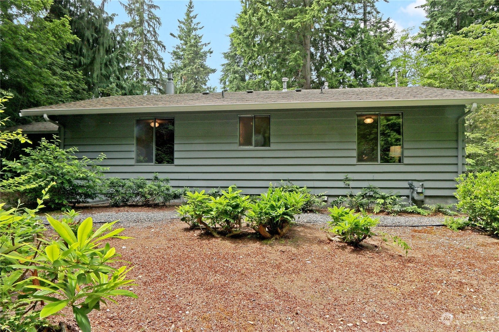 9035 196th Street Southwest Edmonds, WA 98026 - Photo 16 of 22 Gallery Image 16