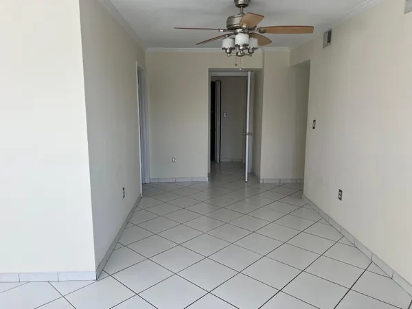 $2,950 | 2600 Collins Avenue, Unit 401, Miami Beach, FL 33140
