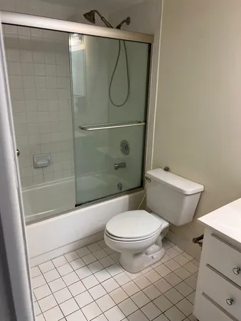 $2,950 | 2600 Collins Avenue, Unit 401, Miami Beach, FL 33140