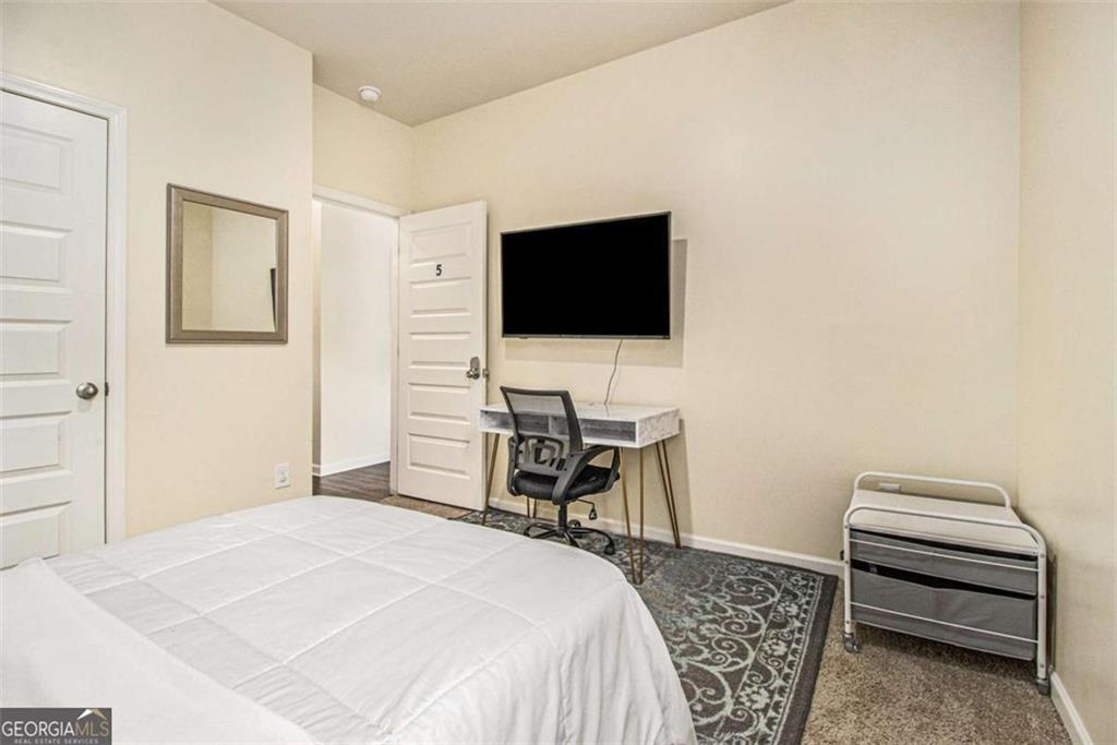 3744 Hampshire Walk Southwest Atlanta, GA 30331 - Photo 7 of 9