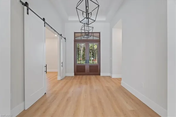 $2,395,000 | 699 1st Street Northwest, Naples, FL 34120