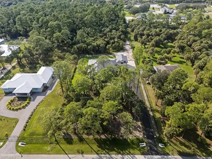 $2,600,000 | 699 1st Street Northwest, Naples, FL 34120