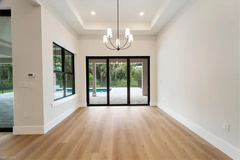 $2,600,000 | 699 1st Street Northwest, Naples, FL 34120