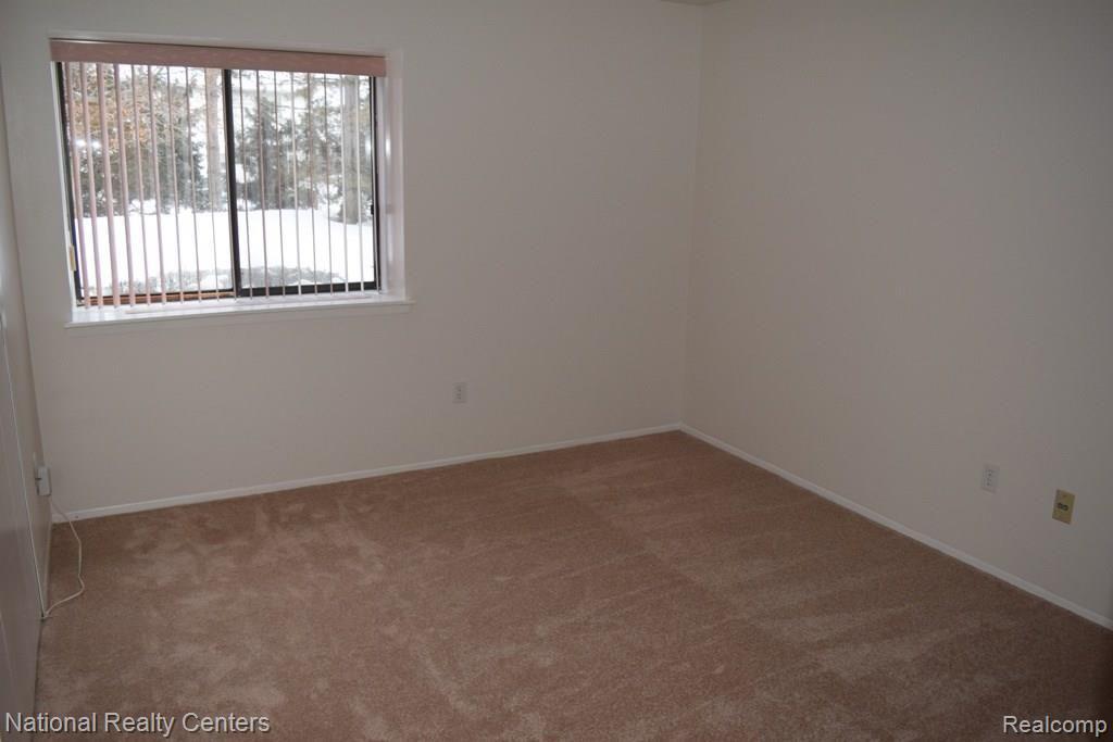24066 Middlebelt Road, Unit 35 Farmington Hills, MI 48336 - Photo 7 of 13