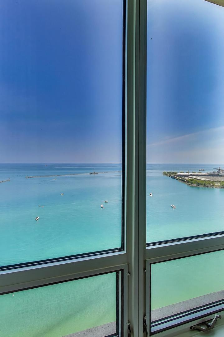 840 North Lake Shore Drive, Unit 2401 Chicago, IL 60611 - Photo 29 of 40 a view of a large window