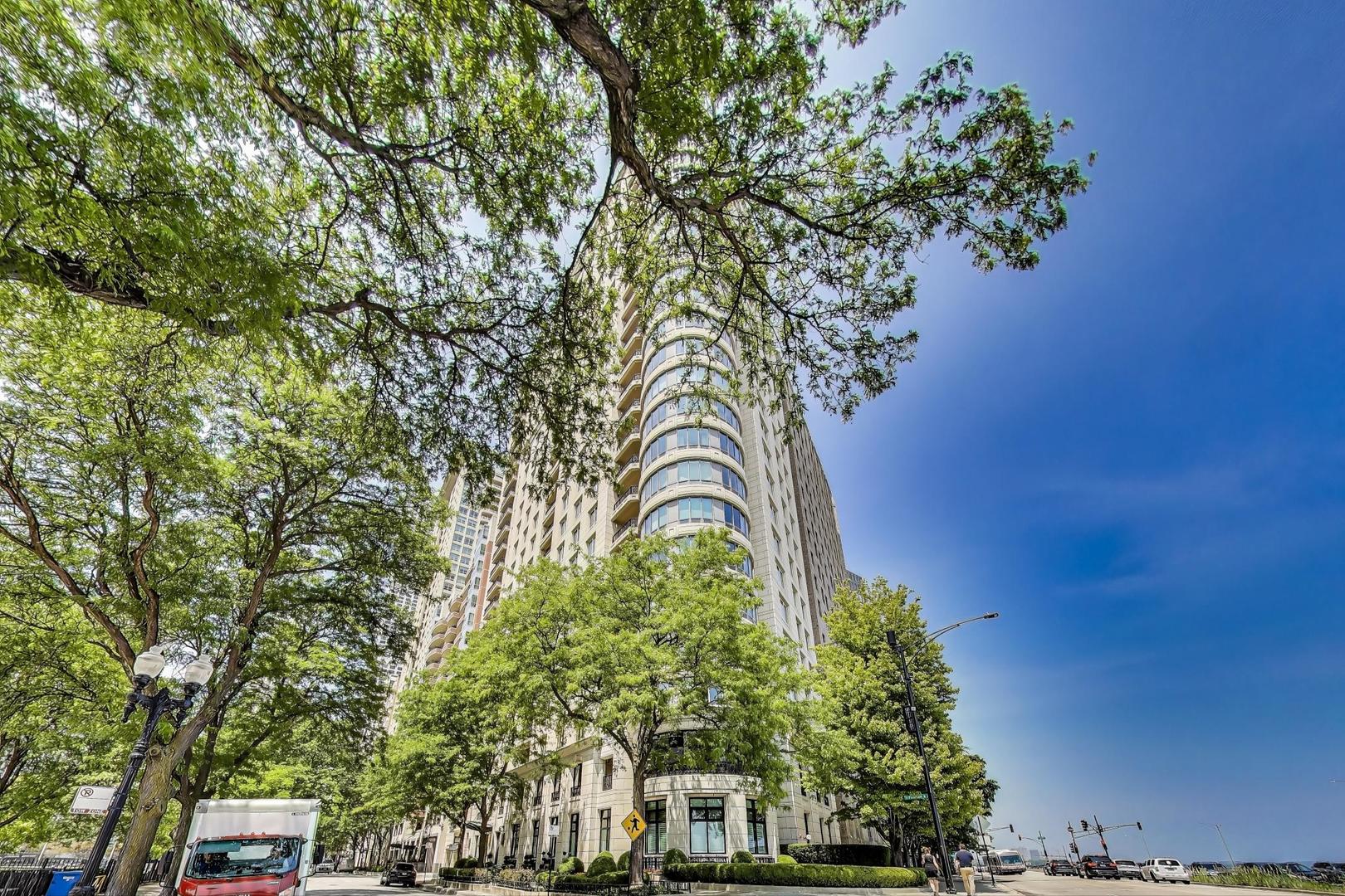 840 North Lake Shore Drive, Unit 2401 Chicago, IL 60611 - Photo 3 of 40