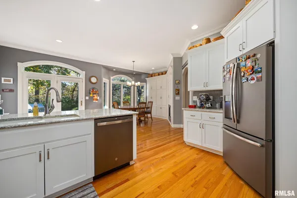 $589,900 | 5401 West Stonebridge Court, Peoria, IL 61615