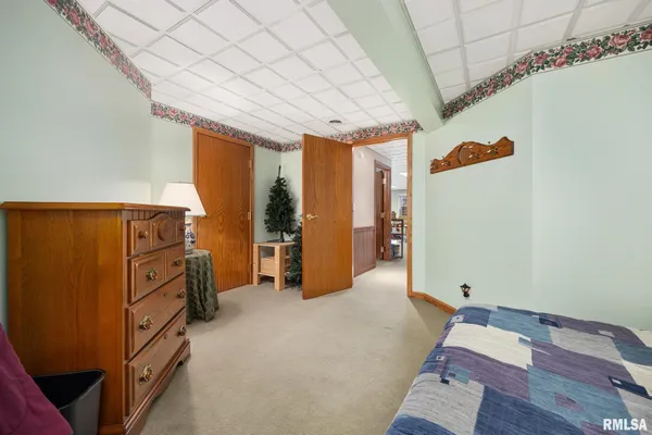 $589,900 | 5401 West Stonebridge Court, Peoria, IL 61615