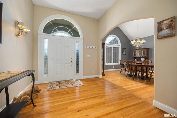 $589,900 | 5401 West Stonebridge Court, Peoria, IL 61615