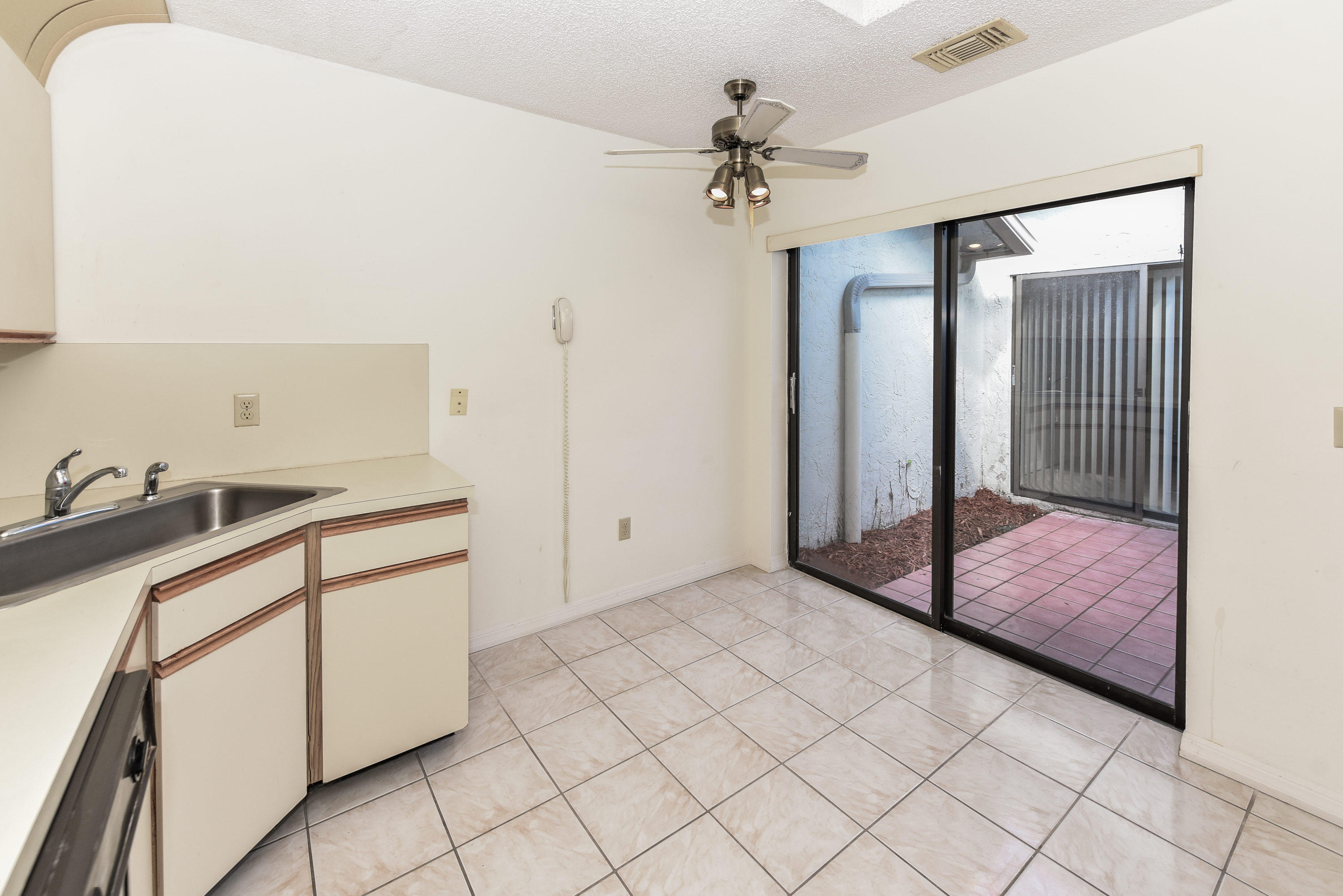 9087 Southwest 22nd Street, Unit C Boca Raton, FL 33428 - Photo 12 of 33 9087 SW 22nd St Boca Raton FL-print-012-