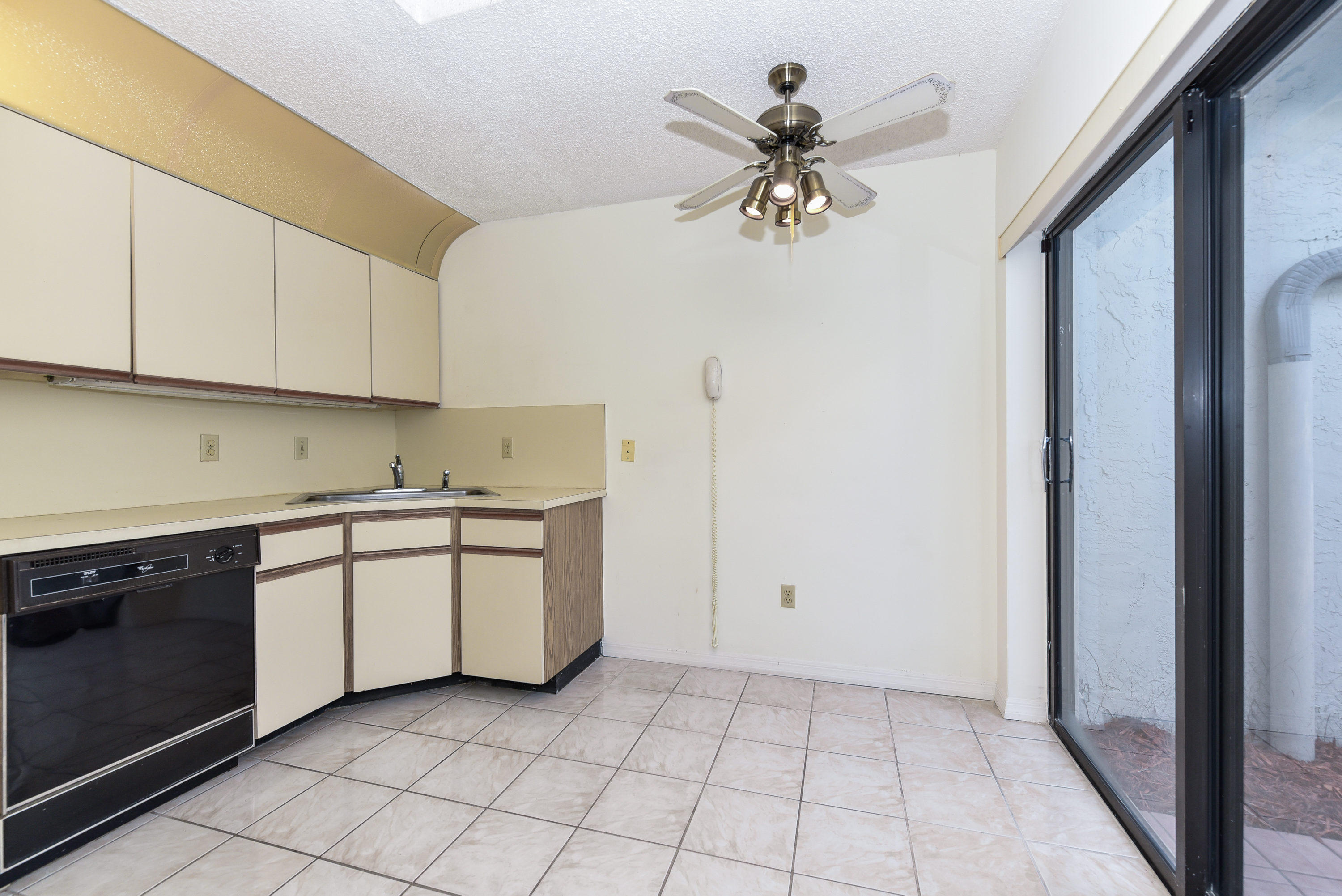 9087 Southwest 22nd Street, Unit C Boca Raton, FL 33428 - Photo 13 of 33 9087 SW 22nd St Boca Raton FL-print-011-