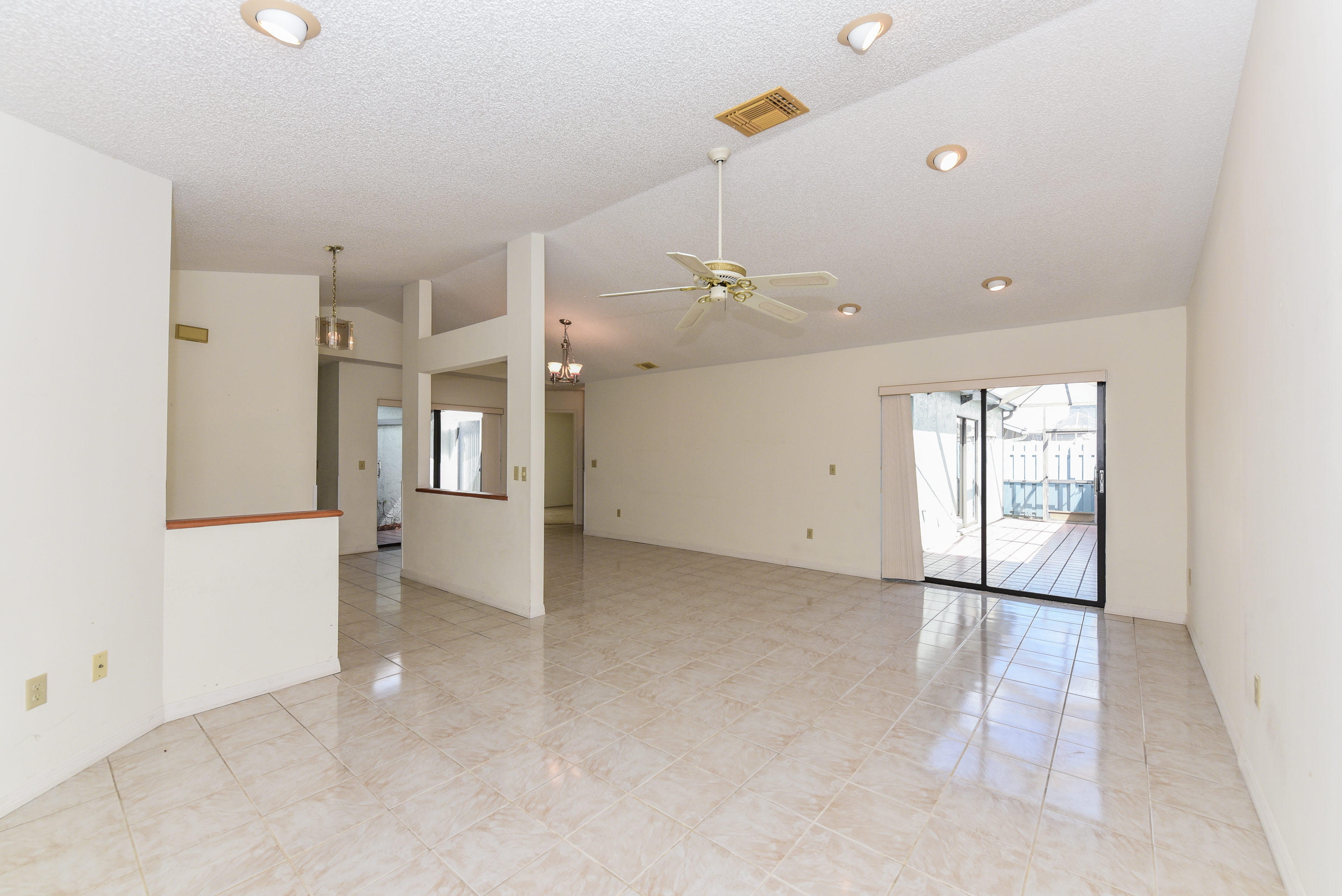9087 Southwest 22nd Street, Unit C Boca Raton, FL 33428 - Photo 4 of 33 9087 SW 22nd St Boca Raton FL-print-007-