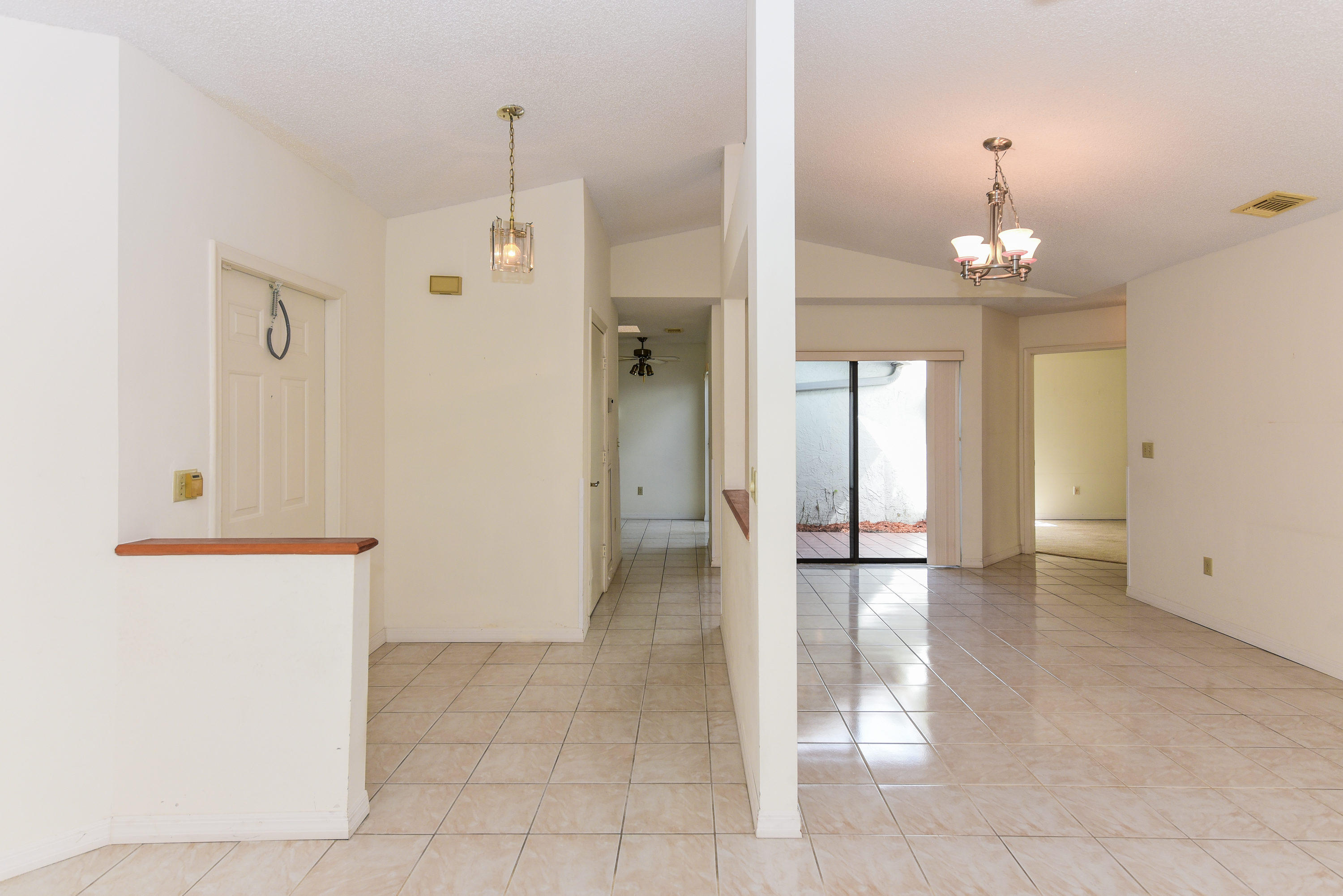 9087 Southwest 22nd Street, Unit C Boca Raton, FL 33428 - Photo 5 of 33 9087 SW 22nd St Boca Raton FL-print-006-