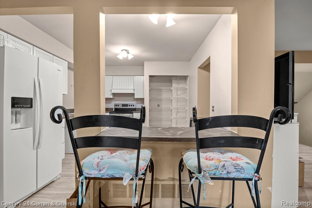 694 Charing Court Rochester Hills, MI 48307 - Photo 12 of 21