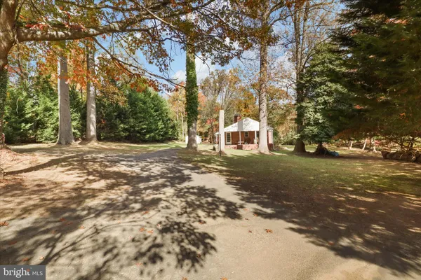 $898,000 | 7914 Idylwood Road, Dunn Loring, VA 22027