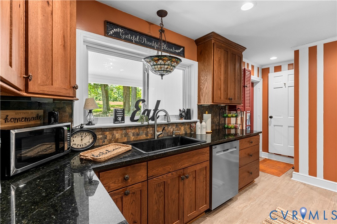 1159 Cedar Hill Road Blackstone, VA 23824 - Photo 11 of 45