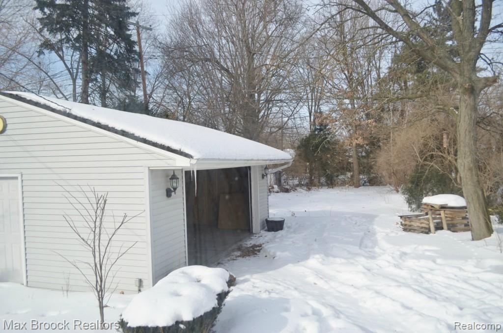 1106 West Webster Road Royal Oak, MI 48073 - Photo 12 of 18 2 1/2 Car Garage