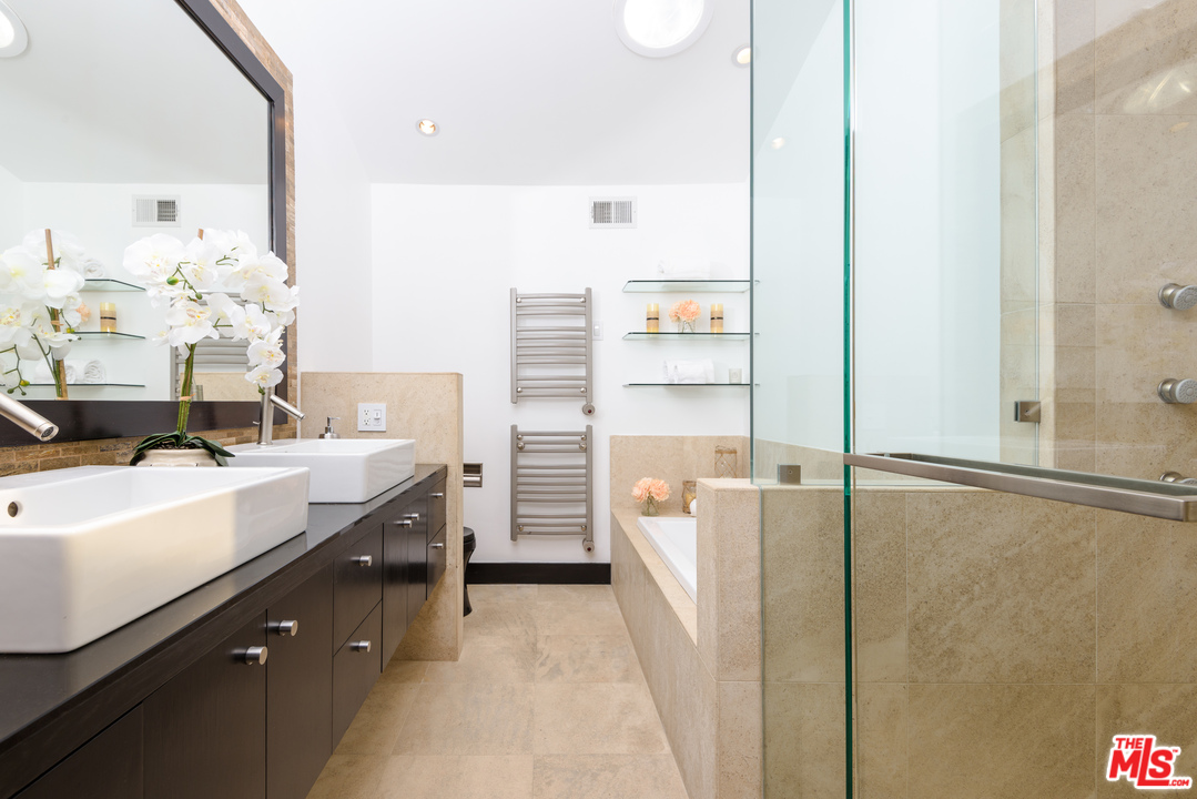 2663 Desmond Estates Road Los Angeles, CA 90046 - Photo 17 of 27