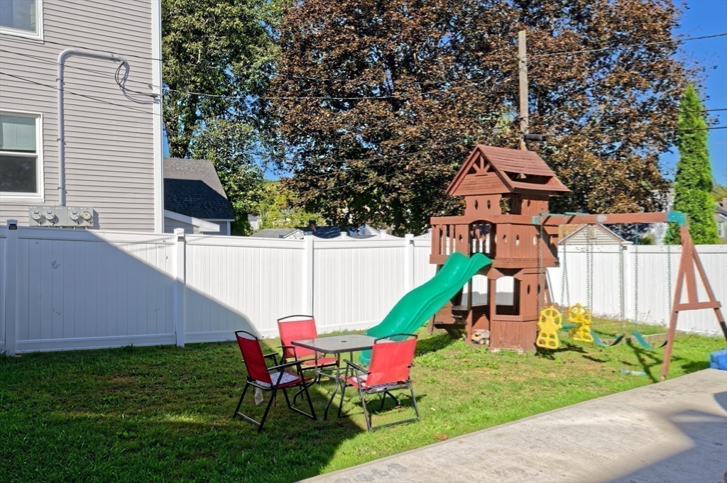 121 Pilgrim Avenue Worcester, MA 01604 - Photo 32 of 34