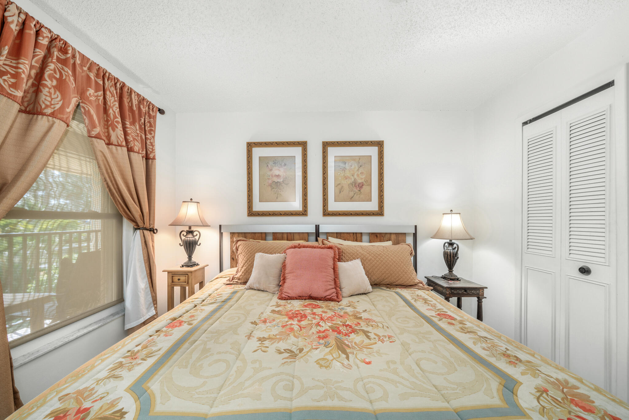 3833 Edgewater Drive Sebring, FL 33872 - Photo 25 of 51 a bedroom with a large bed and a large window