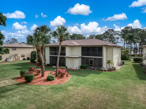 $119,900 | 3833 Edgewater Drive, Sebring, FL 33872