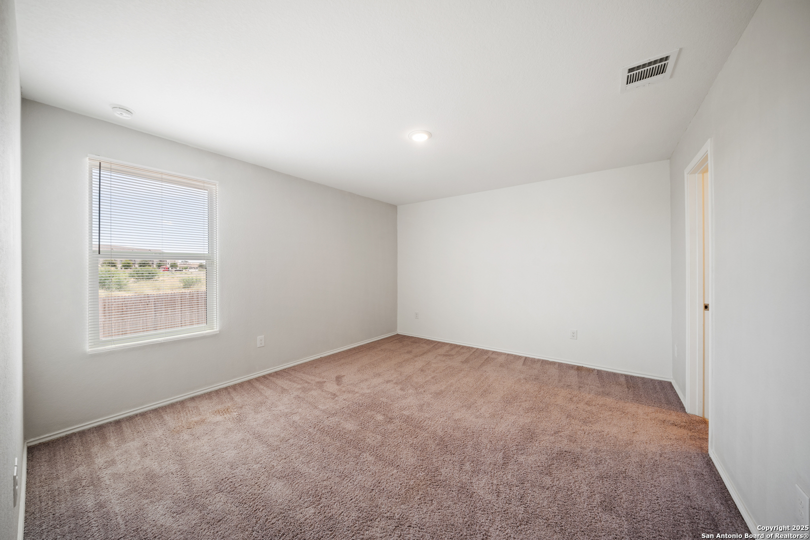 148 Cowboy Ridge Pleasanton, TX 78064 - Photo 17 of 31 Gallery Image 17