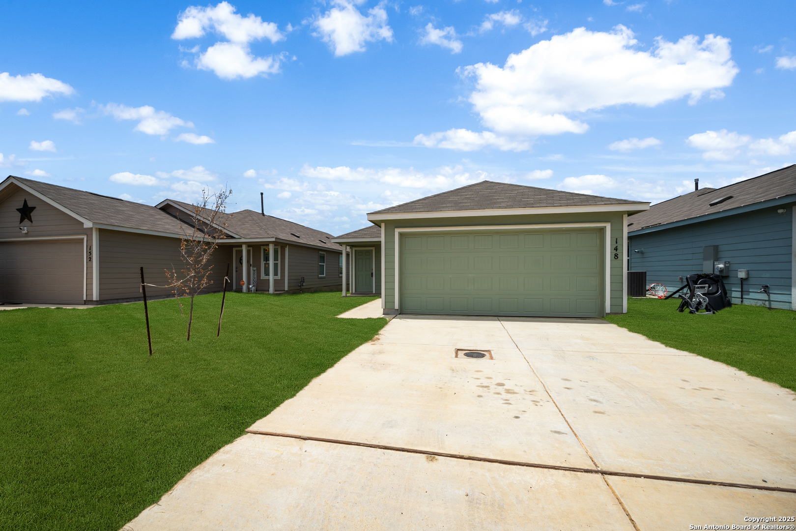 148 Cowboy Ridge Pleasanton, TX 78064 - Photo 2 of 31 Gallery Image 2