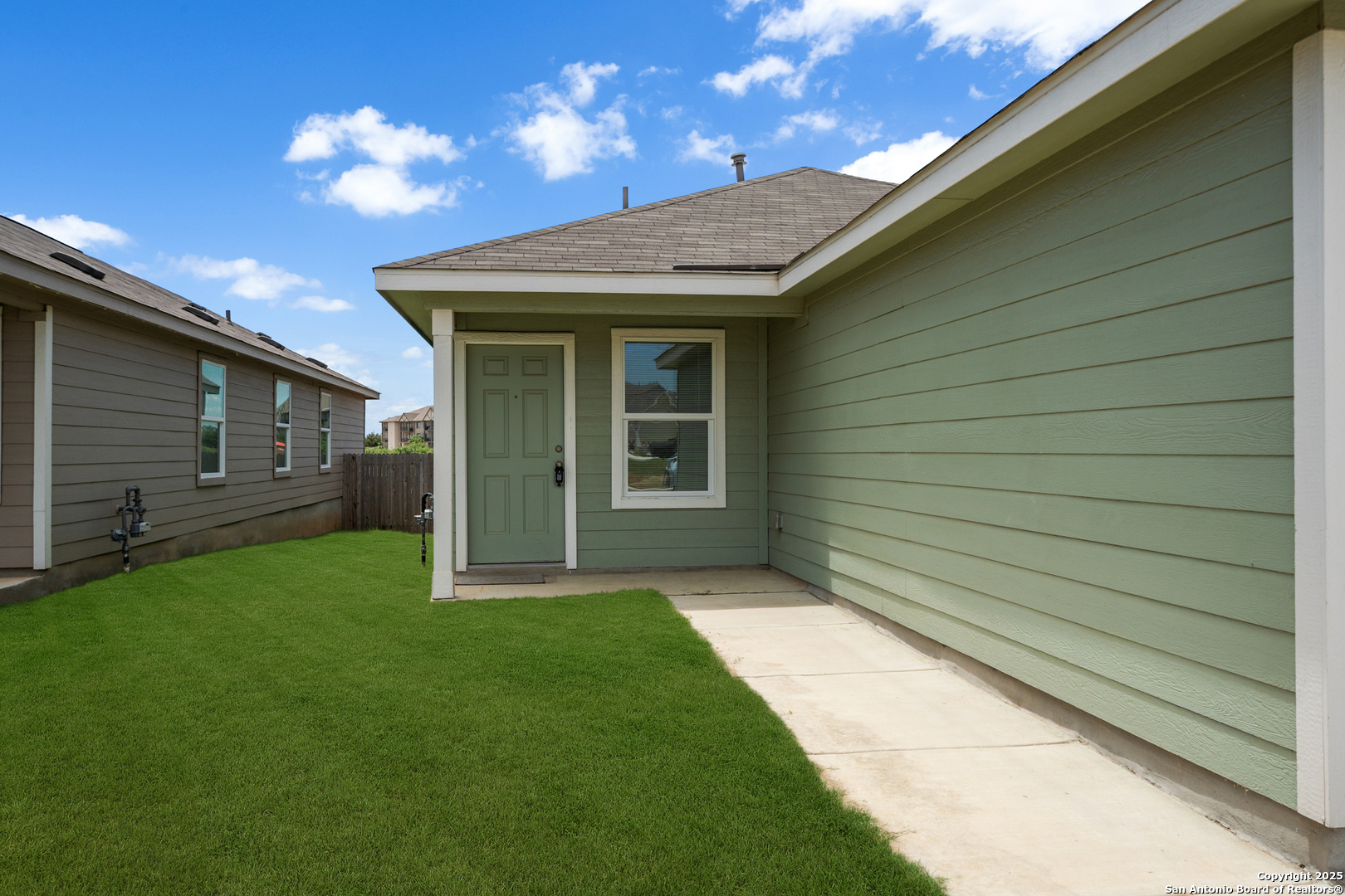 148 Cowboy Ridge Pleasanton, TX 78064 - Photo 4 of 31 Gallery Image 4