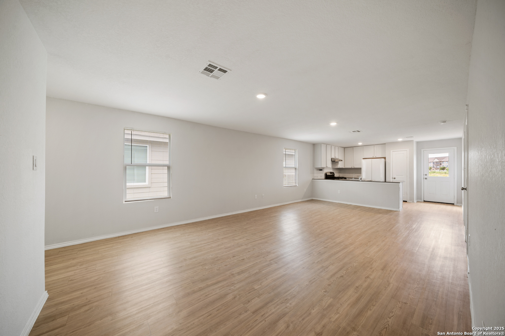 148 Cowboy Ridge Pleasanton, TX 78064 - Photo 7 of 31 Gallery Image 7
