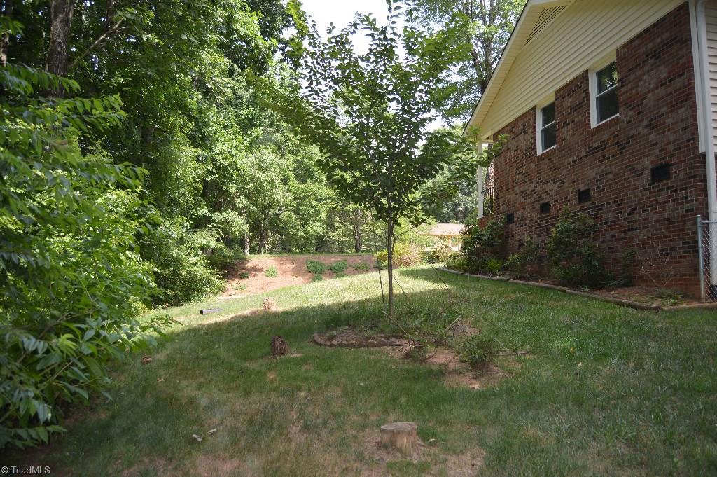 6440 Wynyard Avenue Rural Hall, NC 27045 - Photo 4 of 22 Gallery Image 4