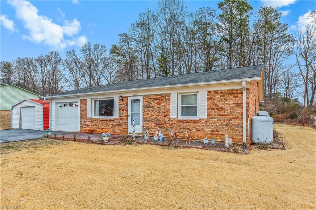 1110 Foxtrot Court King, NC 27021 - Photo 3 of 28