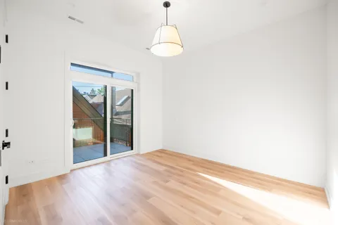 $6,950 | 2113 North Kenmore Avenue, Unit 1, Chicago, IL 60614