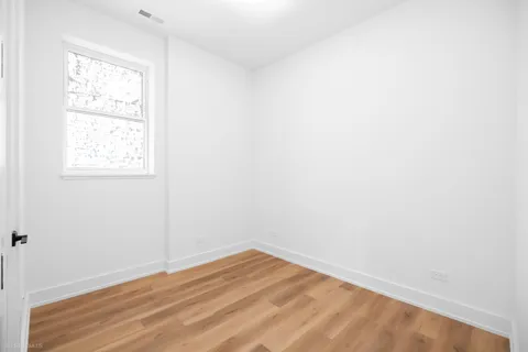 $6,950 | 2113 North Kenmore Avenue, Unit 1, Chicago, IL 60614