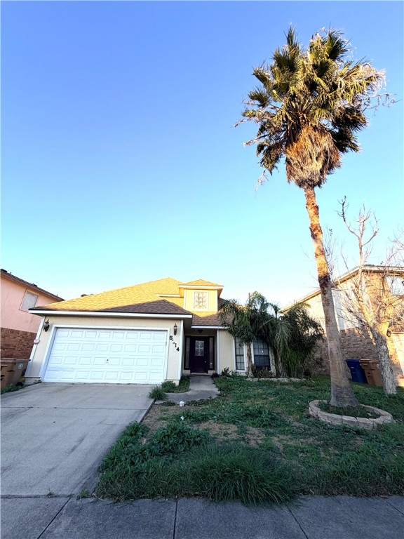 a view of a back yard of the house