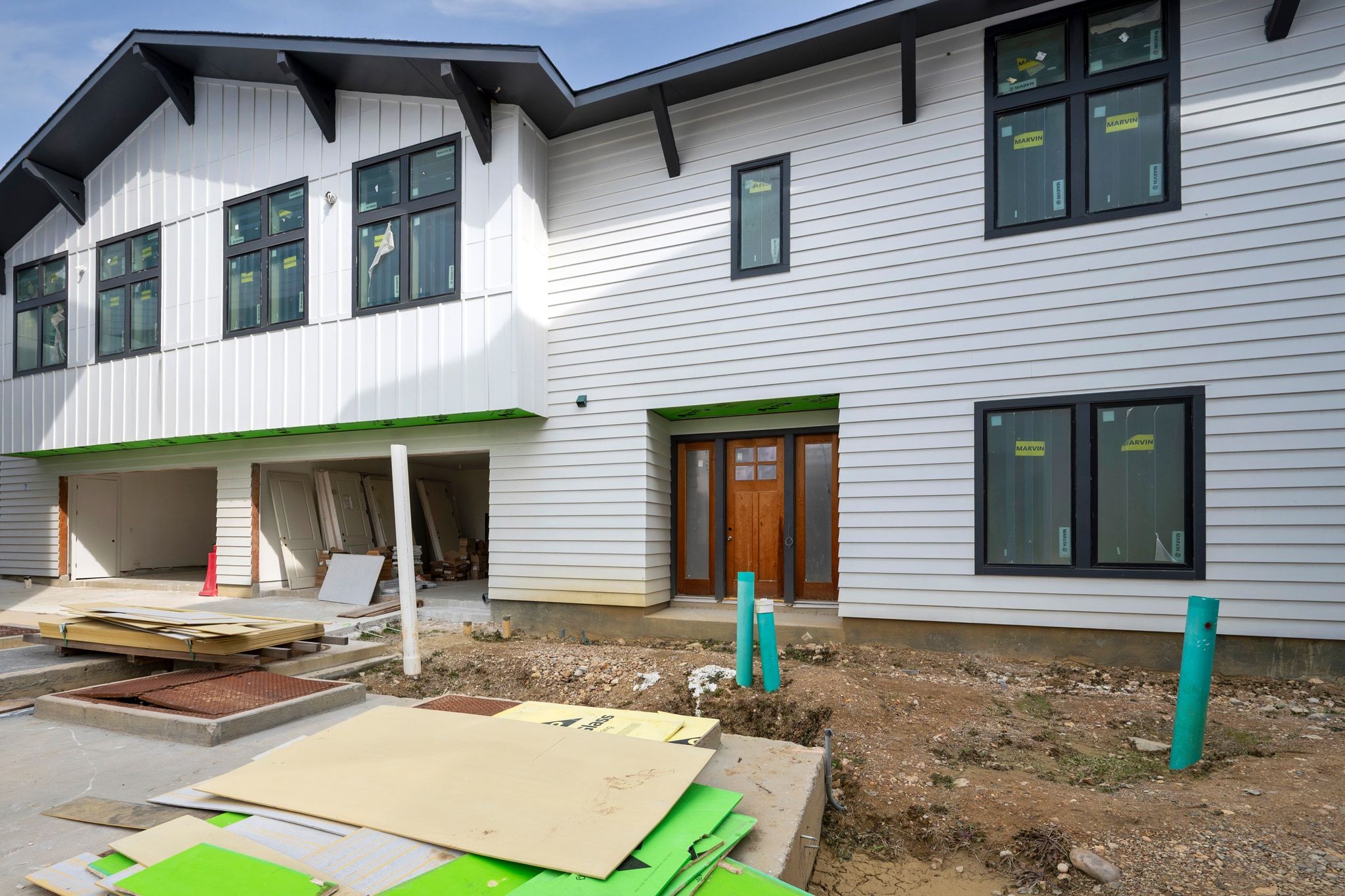 1408 West 9th Street, Unit 801 Austin, TX 78703 - Photo 5 of 18 a front view of a house with garden