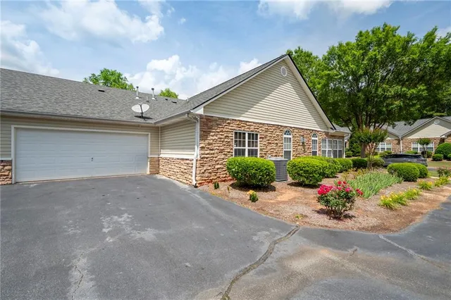 a front view of house with yard
