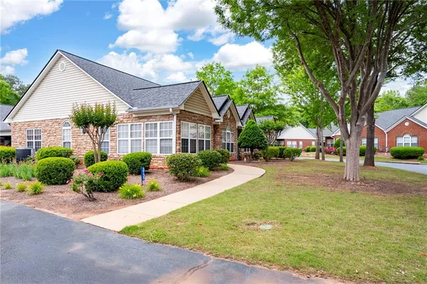 $300,000 | 3735 Villa Springs Circle, Powder Springs, GA 30127