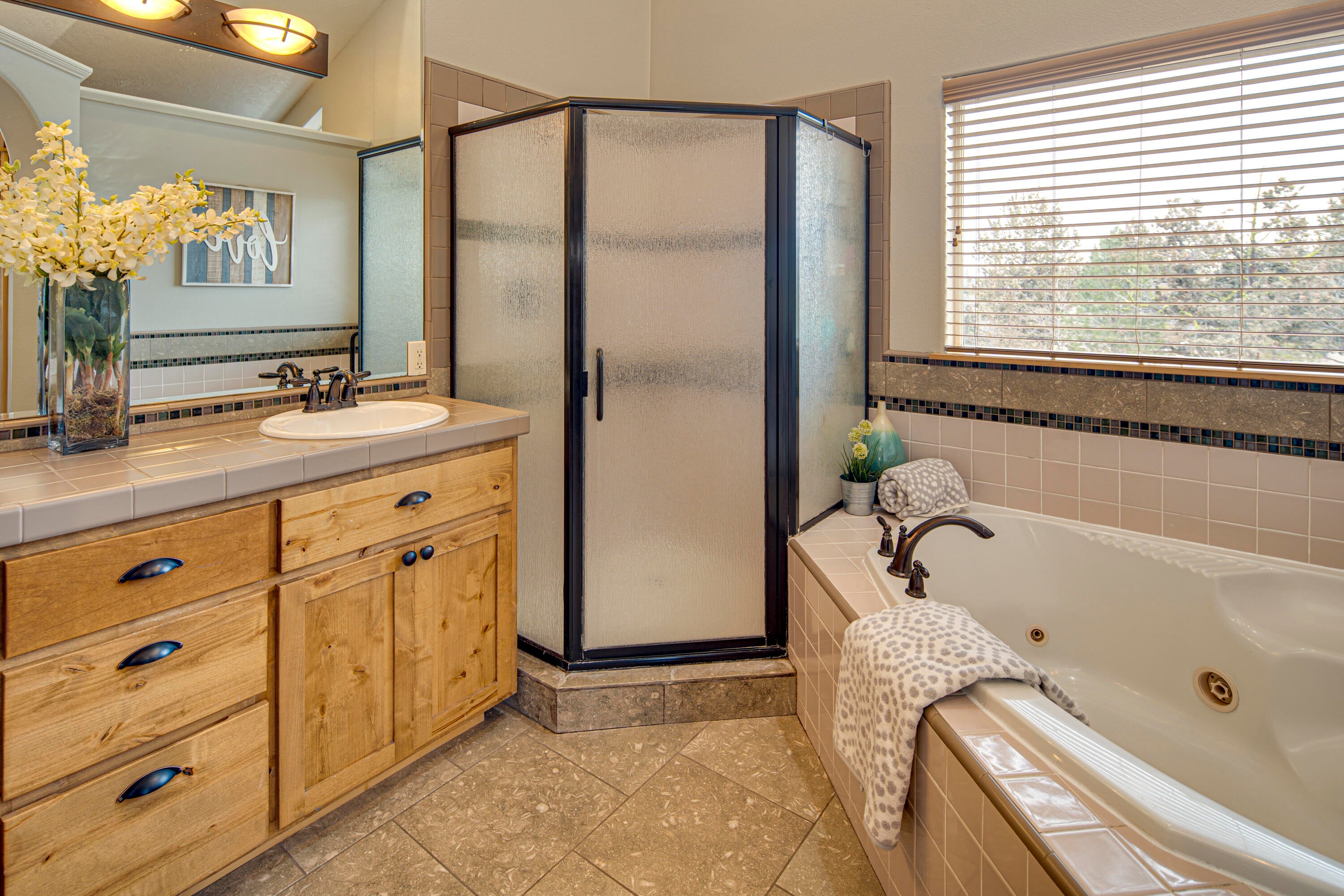 2460 Linnet Lane Redmond, OR 97756 - Photo 36 of 55 2460-37