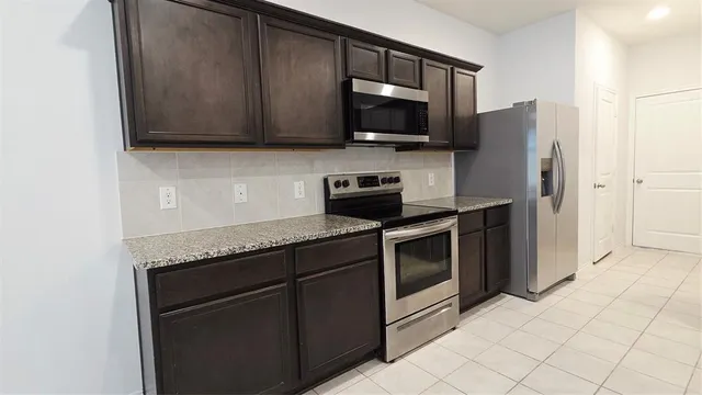 $2,495 | 1212 Bronze Lane, Princeton, TX 75407