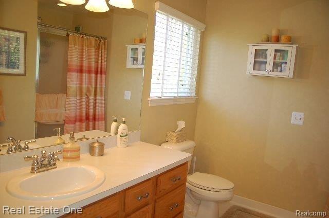 1952 Grace Avenue Rochester, MI 48309 - Photo 11 of 18 mbr bath