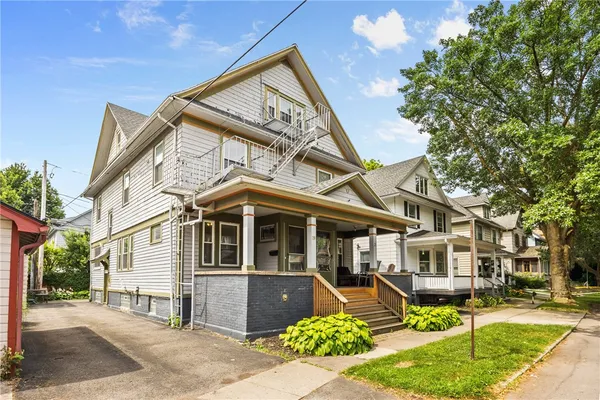 $2,800 | 19 Morningside Park, Rochester, NY 14607