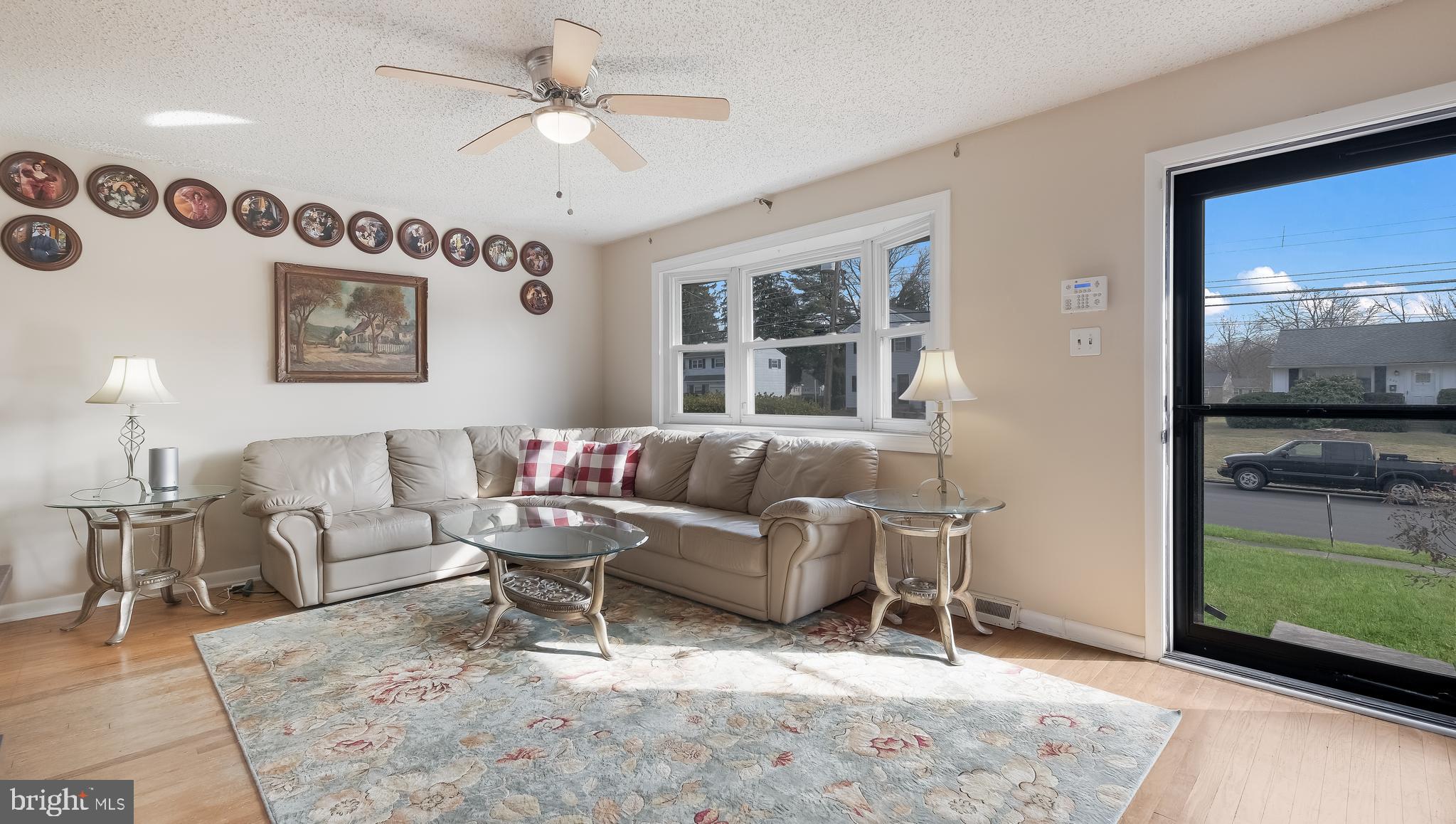 1228 Roberts Road Warminster, PA 18974 - Photo 6 of 36 Gallery Image 6