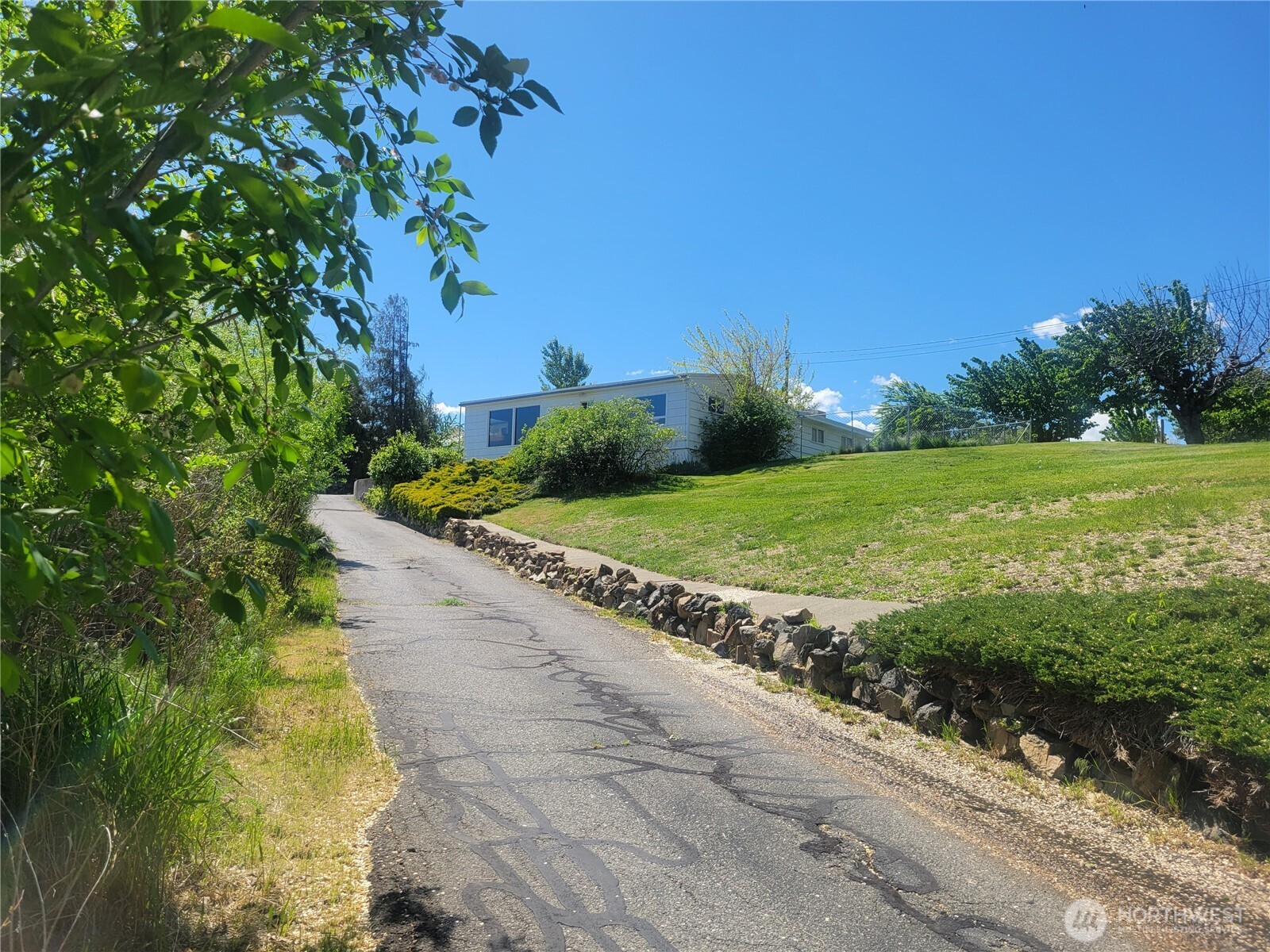 1823 N Road Wenatchee, WA 98801 - Photo 5 of 5 Gallery Image 5